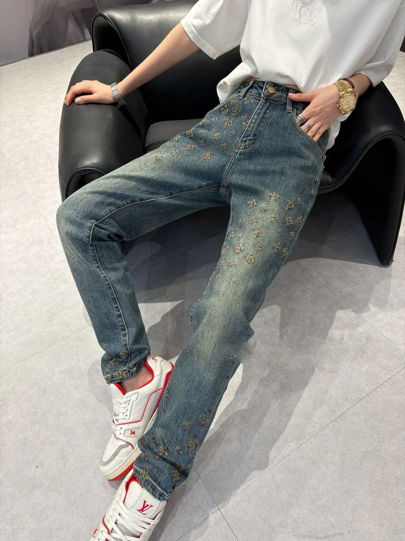 High-End Luxury Printed Retro Blue Straight Leg Men's Jeans Trendy American Personalized Long Pants Faion Slim Fit Pants
High-End Luxury Printed Retro Blue Straight Leg Men's Jeans Trendy American Personalized Long Pants Faion Slim Fit Pants