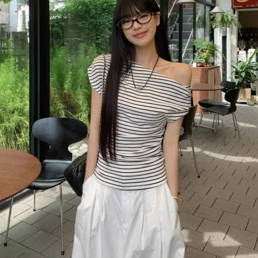 Fashion Pleated Stripe Short Sleeve T-shirt Pullover Slim Fit Y2K Crop Top Women Retro Chic Off Shoulder Shirt Top Summer
Fashion Pleated Stripe Short Sleeve T-shirt Pullover Slim Fit Y2K Crop Top Women Retro Chic Off Shoulder Shirt Top Summer