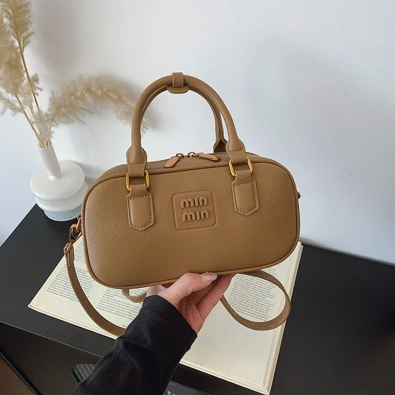 Messager Crossbody Bag Leather Shoulder Bag Women Ladies Popular Luxury Designer Elegant Classic
Messager Crossbody Bag Leather Shoulder Bag Women Ladies Popular Luxury Designer Elegant Classic