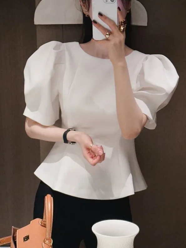 Elegant Korean Style Women's Shirt Bubble Sleeve Slimming Top Summer Fashion Versatile Waist-Cinching Polka Dot Blouse
Elegant Korean Style Women's Shirt Bubble Sleeve Slimming Top Summer Fashion Versatile Waist-Cinching Polka Dot Blouse