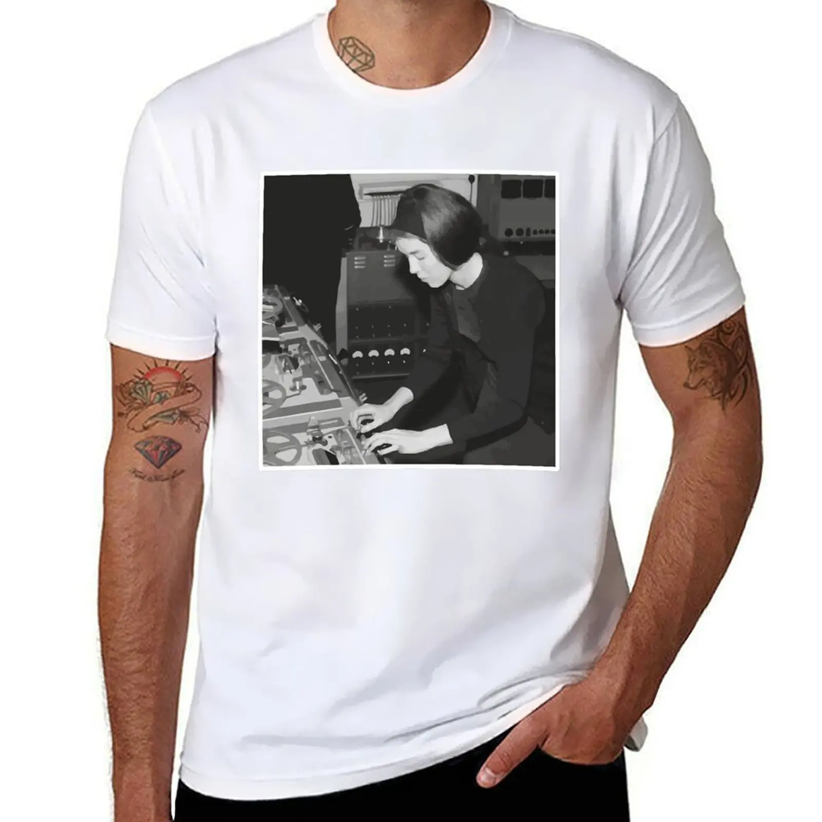 Delia Derbyshire T-Shirt Dry Fit Running Short Sleeve Top
Delia Derbyshire T-Shirt Dry Fit Running Short Sleeve Top