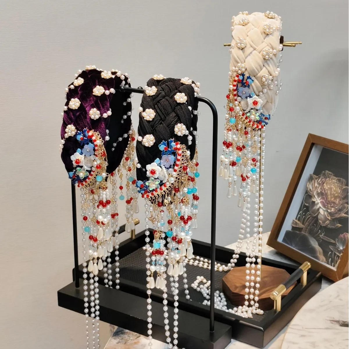 New Chinese Style Luxury Retro Tassel High Skull Wide-brimmed Headband Han Dynasty Matching Travel Photo Hair Accessories
New Chinese Style Luxury Retro Tassel High Skull Wide-brimmed Headband Han Dynasty Matching Travel Photo Hair Accessories