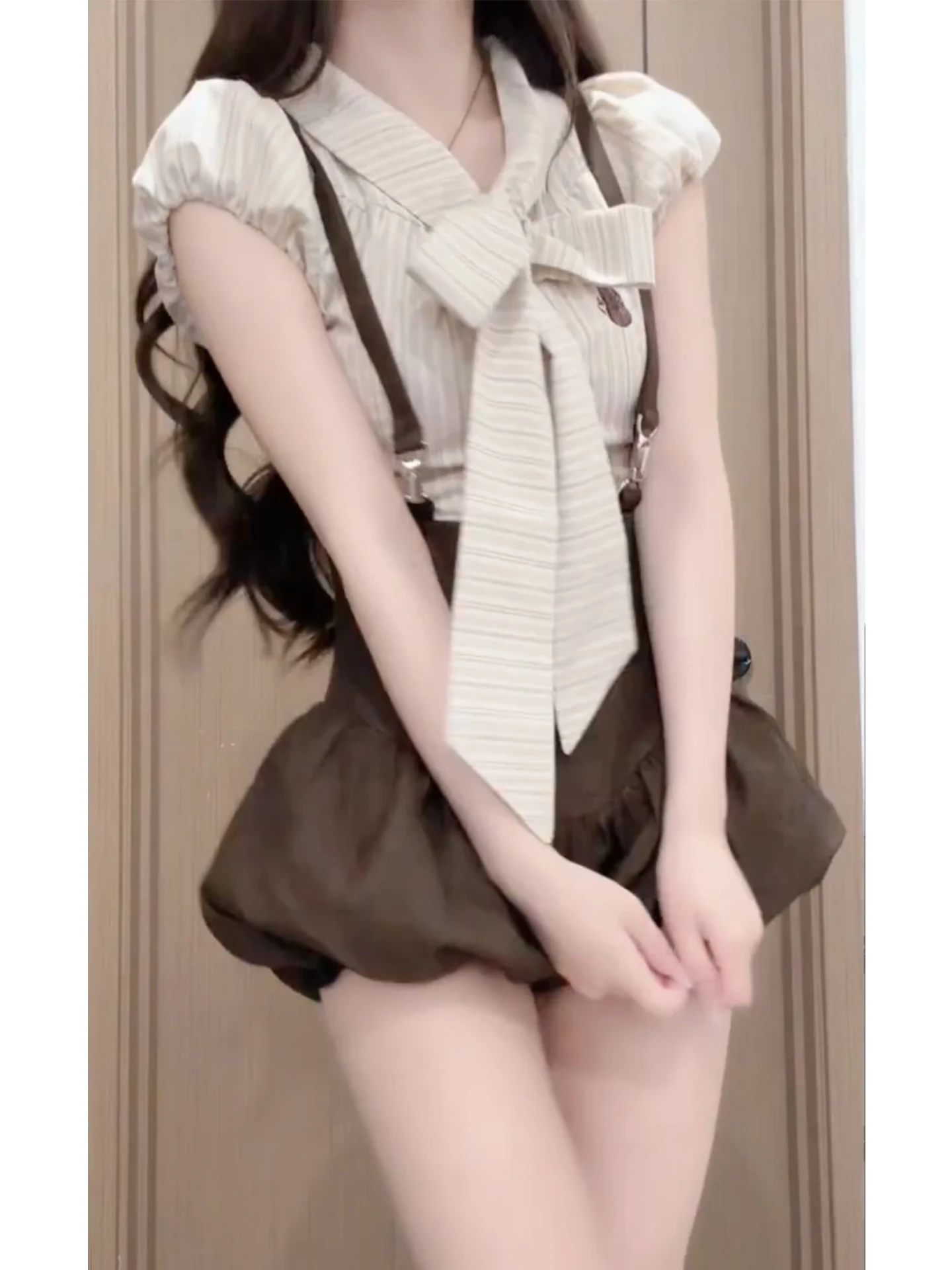 Summer Striped Shirt And Shorts Set Women's Fashion Outfit High Waist Bloomer Shorts Knot Top Breathable Short Sleeve
Summer Striped Shirt And Shorts Set Women's Fashion Outfit High Waist Bloomer Shorts Knot Top Breathable Short Sleeve