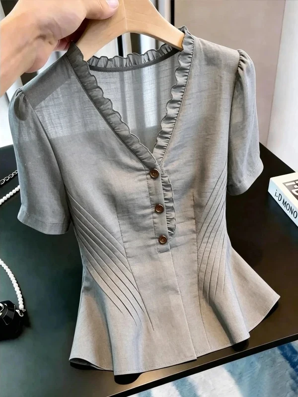 plus Size Luxury Grey V-Neck Short Sleeve Shirt Women's Slimming Waist-Cinching Top Korean Style Breathable Comfortable
plus Size Luxury Grey V-Neck Short Sleeve Shirt Women's Slimming Waist-Cinching Top Korean Style Breathable Comfortable