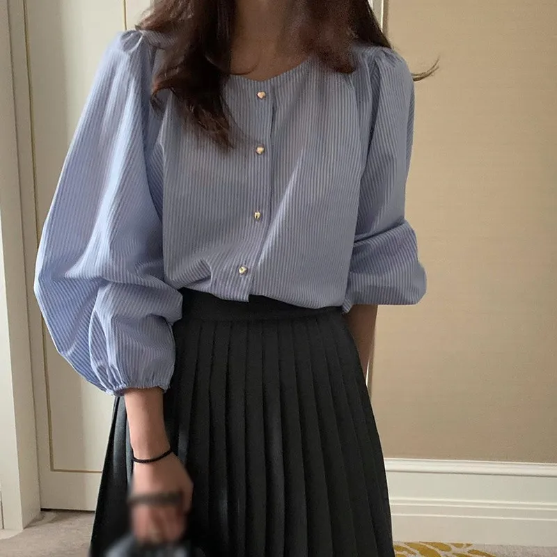 Spring/Summer Striped O-neck Shirt for Women Elegant Love Buttons Loose Fit Casual Fashion Versatile Oversize Long Sleeve Shirt
Spring/Summer Striped O-neck Shirt for Women Elegant Love Buttons Loose Fit Casual Fashion Versatile Oversize Long Sleeve Shirt