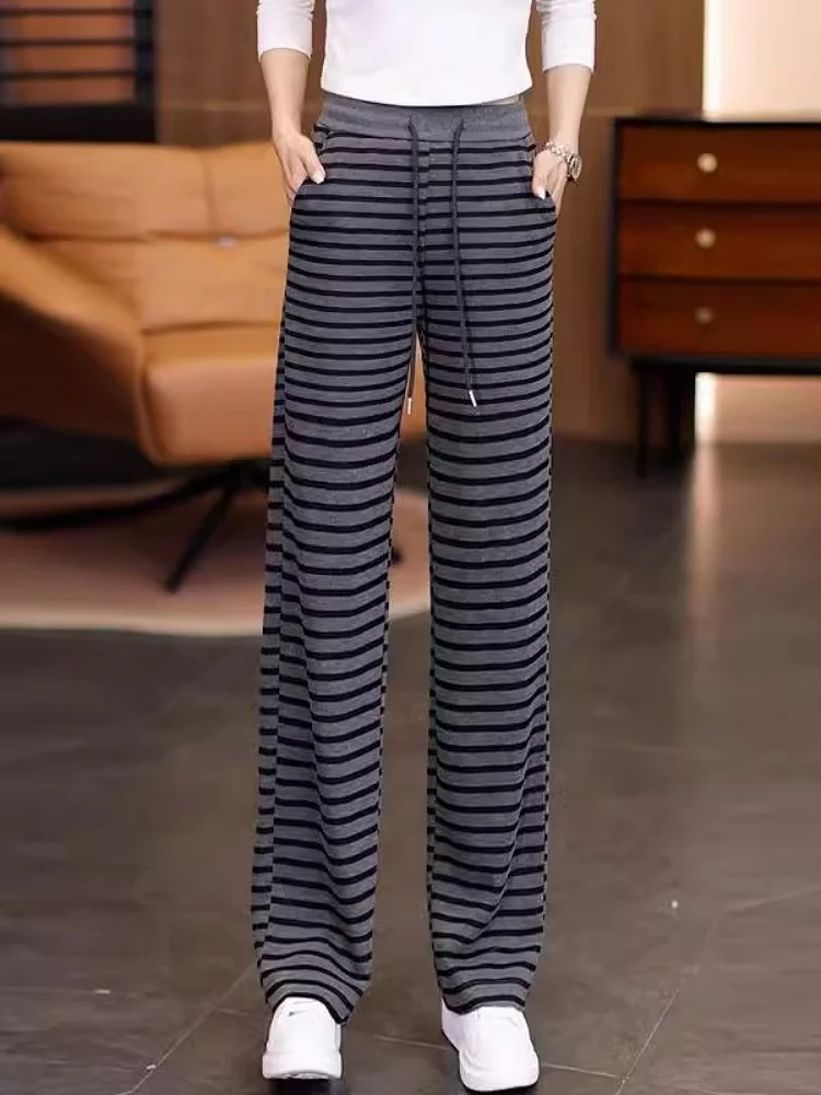 Свободные широкие брюки с высокой талией, облегающие полосатые повседневные модные весенние новые универсальные брюки для женщин
Свободные широкие брюки с высокой талией, облегающие полосатые повседневные модные весенние новые универсальные брюки для женщин