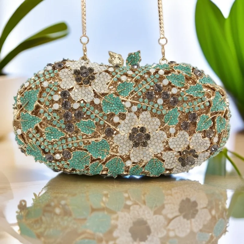 Rhinestone Evening Bag Designer Crystal Banquet Handbag Luxury Wedding Bride Clutch Purse Unique Diamond Clutches
Rhinestone Evening Bag Designer Crystal Banquet Handbag Luxury Wedding Bride Clutch Purse Unique Diamond Clutches