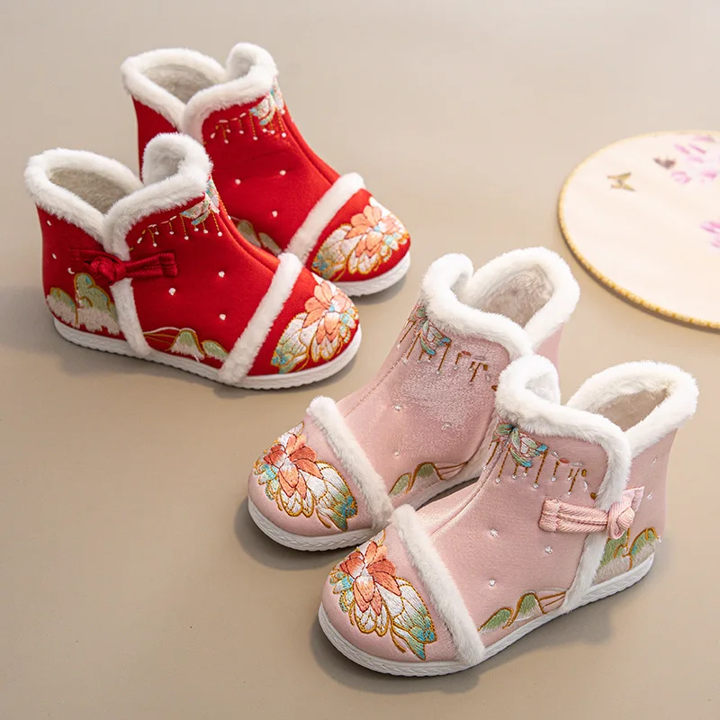 Girls Chinese-style Boots Kids Winter Warm Embroidered Shoes Children Cotton Fleece Shoes Chinese Slassical Shoes Size 25-36
Girls Chinese-style Boots Kids Winter Warm Embroidered Shoes Children Cotton Fleece Shoes Chinese Slassical Shoes Size 25-36