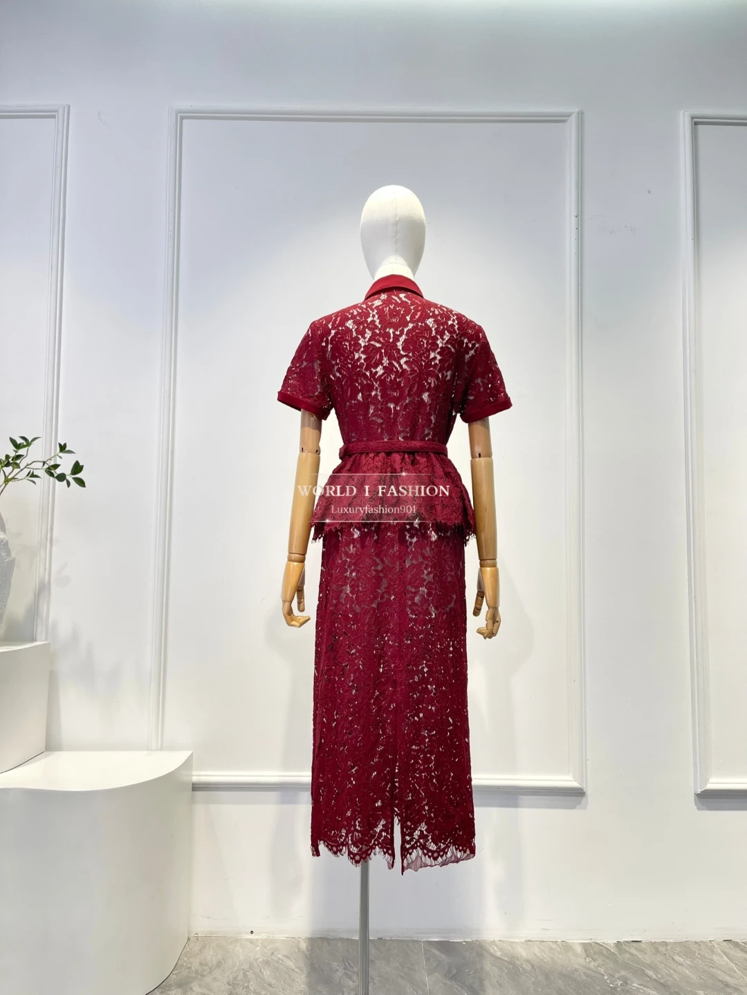 2025 New Collection Women's High Quality Red/white Short Sleeve Lace Patchwork Midi Dress
2025 New Collection Women's High Quality Red/white Short Sleeve Lace Patchwork Midi Dress