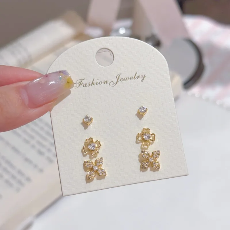 Lucky Flower Stud Earrings Light Luxury High-end Three Pairs of Earrings Exquisite Temperament Small Design Full of Zircon Stud
Lucky Flower Stud Earrings Light Luxury High-end Three Pairs of Earrings Exquisite Temperament Small Design Full of Zircon Stud