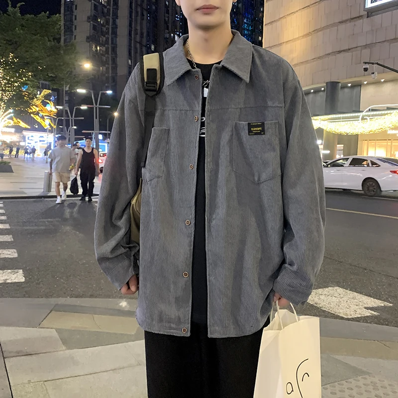 Мужская вельветовая куртка свободного кроя с длинными рукавами, повседневная, весенне-осенняя, в японском ретро-стиле, модная брендовая верхняя одежда
Мужская вельветовая куртка свободного кроя с длинными рукавами, повседневная, весенне-осенняя, в японском ретро-стиле, модная брендовая верхняя одежда