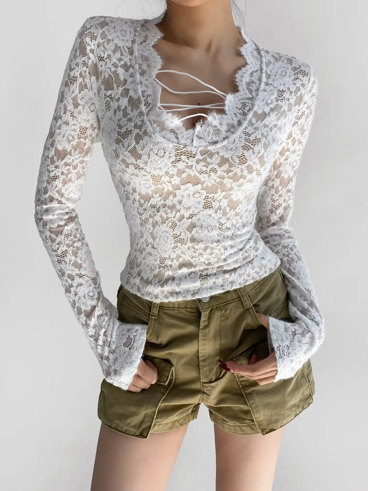 Sexy Lace Base irt Women's Long Sleeve Lace T Shirts V Neck Slim Fit Trendy Top French Faionable Inner Wear Spring New Arrival
Sexy Lace Base irt Women's Long Sleeve Lace T Shirts V Neck Slim Fit Trendy Top French Faionable Inner Wear Spring New Arrival