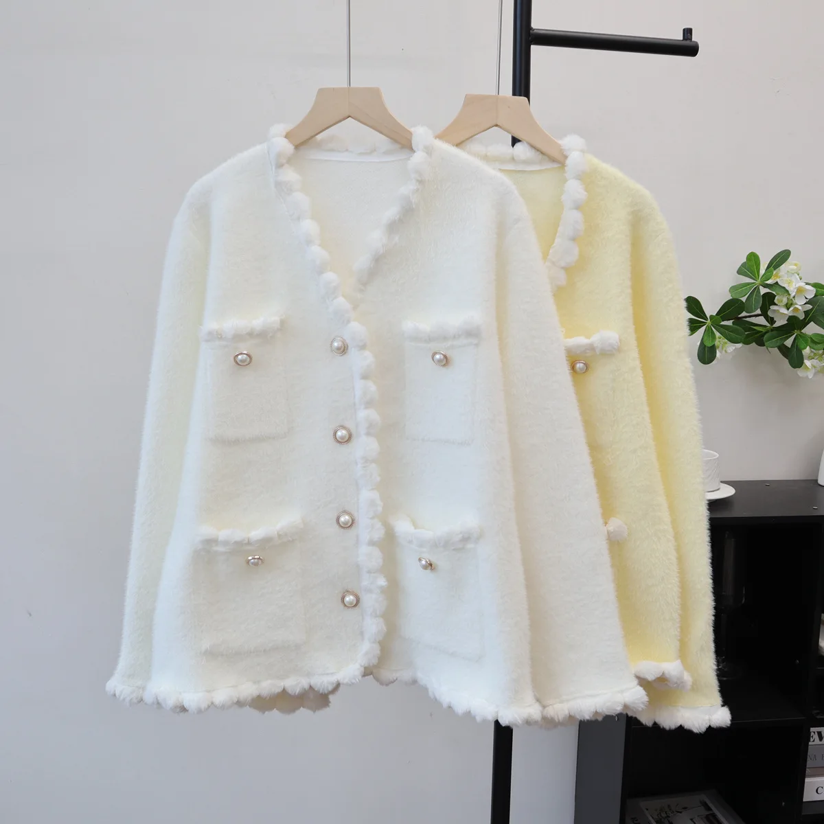 Faux Mink Fur Knitted Cardigan Sweater Coat Women's 2025 New Autumn Winter Fashion Thickened Single Breasted Female Jacket Tops
Faux Mink Fur Knitted Cardigan Sweater Coat Women's 2025 New Autumn Winter Fashion Thickened Single Breasted Female Jacket Tops