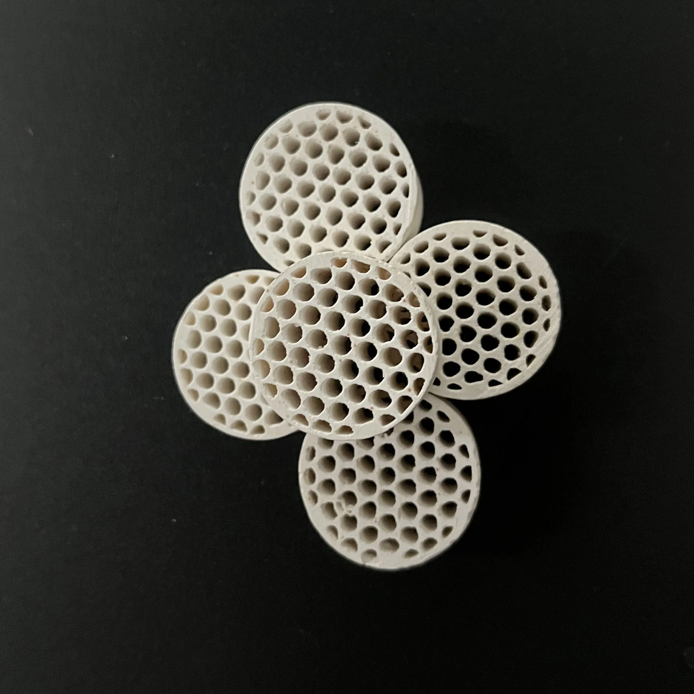 Камин Катализатор 25мм 30мм 33мм 34мм 40мм 91мм 60мм для хранения тепла для плиты керамический сотовый термофильтр для хранения без покрытия
Камин Катализатор 25мм 30мм 33мм 34мм 40мм 91мм 60мм для хранения тепла для плиты керамический сотовый термофильтр для хранения без покрытия