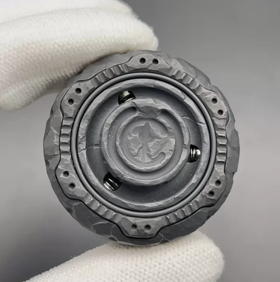 Used EDC ACEDC Three-body Zirconium Alloy Stone Texture spinner Fingertip gyroscope Decompression toys
Used EDC ACEDC Three-body Zirconium Alloy Stone Texture spinner Fingertip gyroscope Decompression toys