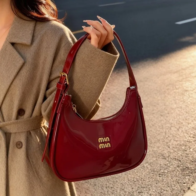 Minimalist High-End Fashion Diaper Bags For Women Luxury Brand Crossbody Bag Simple Leather Commuter Bag Vintage Inspired Chic
Minimalist High-End Fashion Diaper Bags For Women Luxury Brand Crossbody Bag Simple Leather Commuter Bag Vintage Inspired Chic