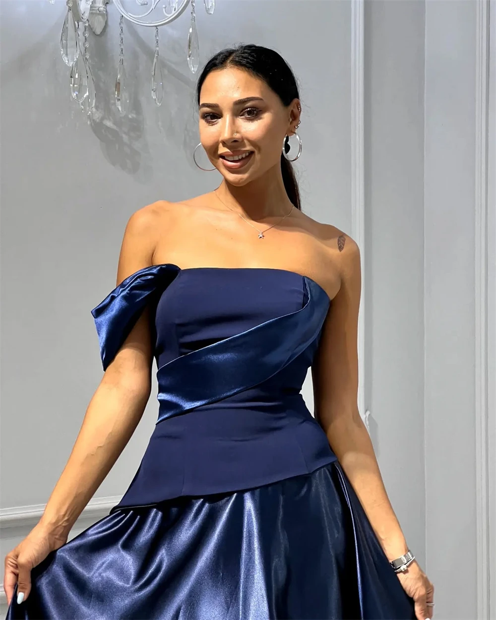 Customized Evening Dress Exquisite Satin Strapless One Shoulder Sleeveless Prom Gowns Elegant A-Line Sweep Train Party Dresses
Customized Evening Dress Exquisite Satin Strapless One Shoulder Sleeveless Prom Gowns Elegant A-Line Sweep Train Party Dresses