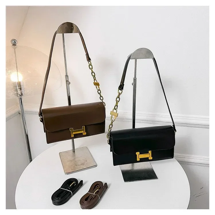 2025 VintageCube: EU-Certified Vegan Crossbody with 3-Way Convertible Strap & Timeless Geometric Silhouette
2025 VintageCube: EU-Certified Vegan Crossbody with 3-Way Convertible Strap & Timeless Geometric Silhouette