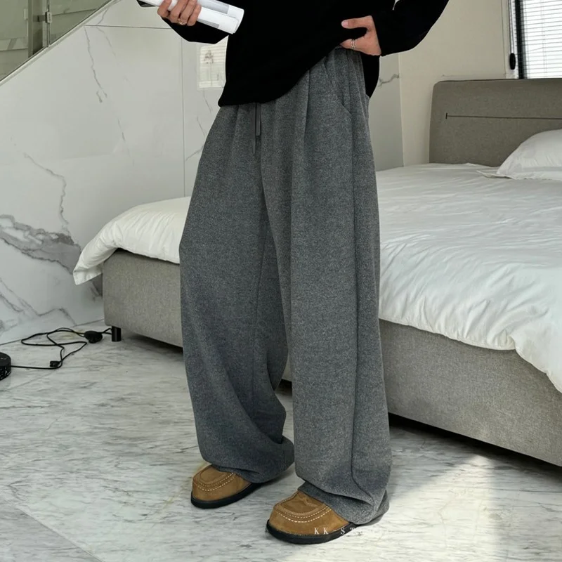 Новые мужские спортивные повседневные брюки 2026 года: широкие, прямого кроя, с вставками, свободные, класса люкс, для бизнеса и отдыха
Новые мужские спортивные повседневные брюки 2026 года: широкие, прямого кроя, с вставками, свободные, класса люкс, для бизнеса и отдыха