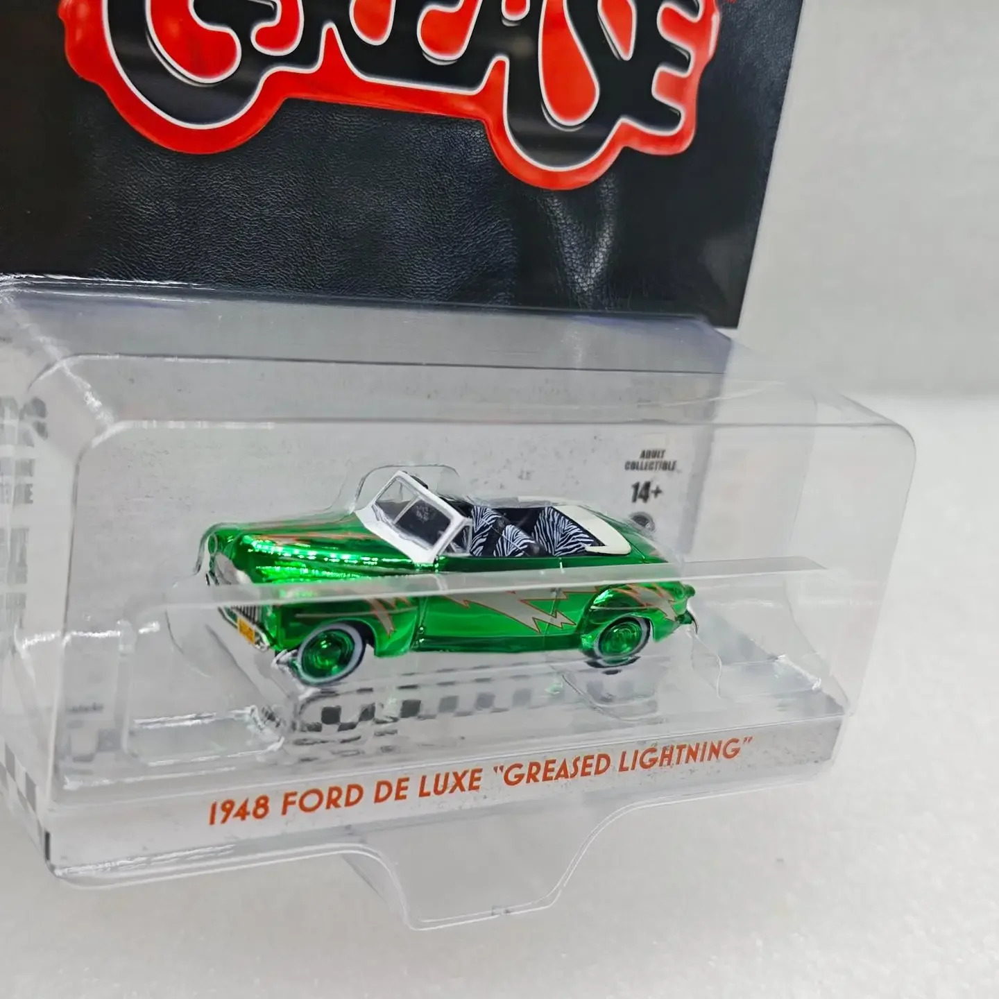 GreenLight 1:64 1948 De Luxe, трансформируемая имитация модели автомобиля, мини-игрушка из сплава, украшение для дисплея, подарок
GreenLight 1:64 1948 De Luxe, трансформируемая имитация модели автомобиля, мини-игрушка из сплава, украшение для дисплея, подарок