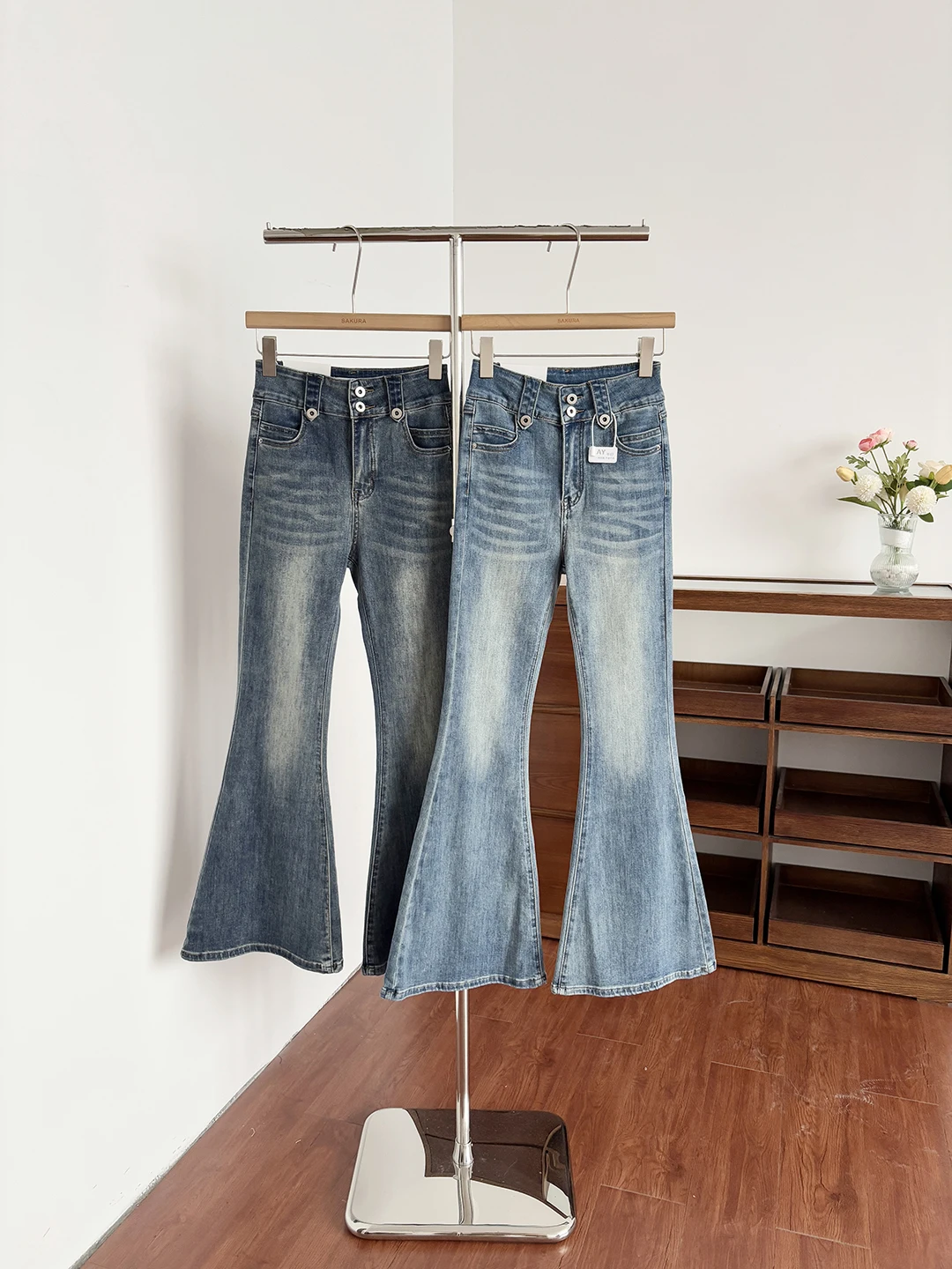 Summer 2026 High Waist Slim Fit Micro Flare Denim Jeans Women's Versatile Elastic Long Pants Stylish Chic Floor Length
Summer 2026 High Waist Slim Fit Micro Flare Denim Jeans Women's Versatile Elastic Long Pants Stylish Chic Floor Length