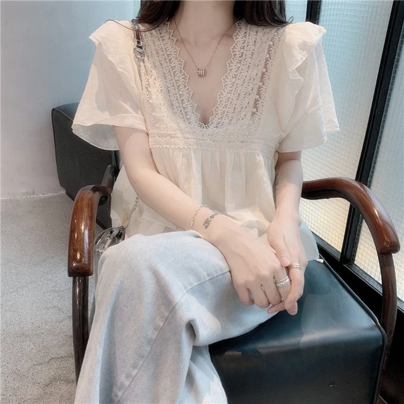 Elegant Short Sleeve V-Neck Chiffon Shirt Women's Summer Thin Fashion Doll Shirt Belly Concealing Lace Top Korean Style
Elegant Short Sleeve V-Neck Chiffon Shirt Women's Summer Thin Fashion Doll Shirt Belly Concealing Lace Top Korean Style