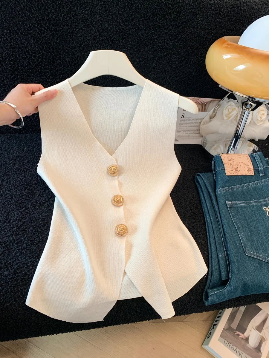 Elegant Button-Up Knitted Vest Top Sleeveless Fashionable Money-Saving Style Summer New Arrival Soft Nylon Fabric V-Neck Design
Elegant Button-Up Knitted Vest Top Sleeveless Fashionable Money-Saving Style Summer New Arrival Soft Nylon Fabric V-Neck Design
