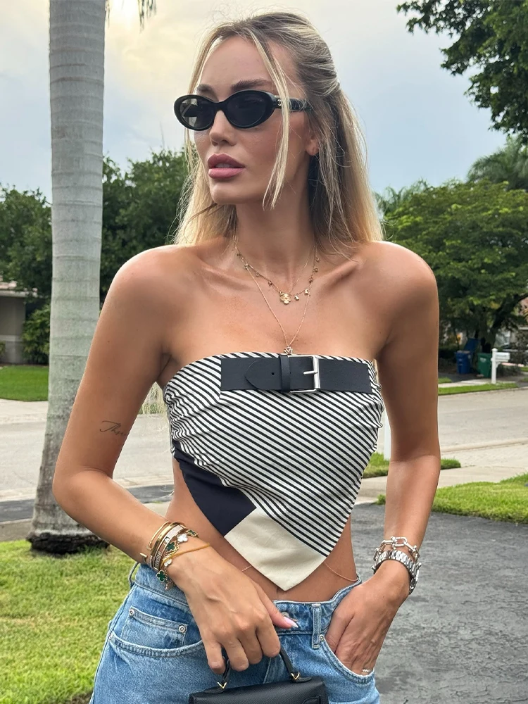 TRAFZA Woman Fashion Top Black And White Stripes Sleeveless Backless Belt Decorate Crop Top Summer Short Tops Woman Trendy
TRAFZA Woman Fashion Top Black And White Stripes Sleeveless Backless Belt Decorate Crop Top Summer Short Tops Woman Trendy