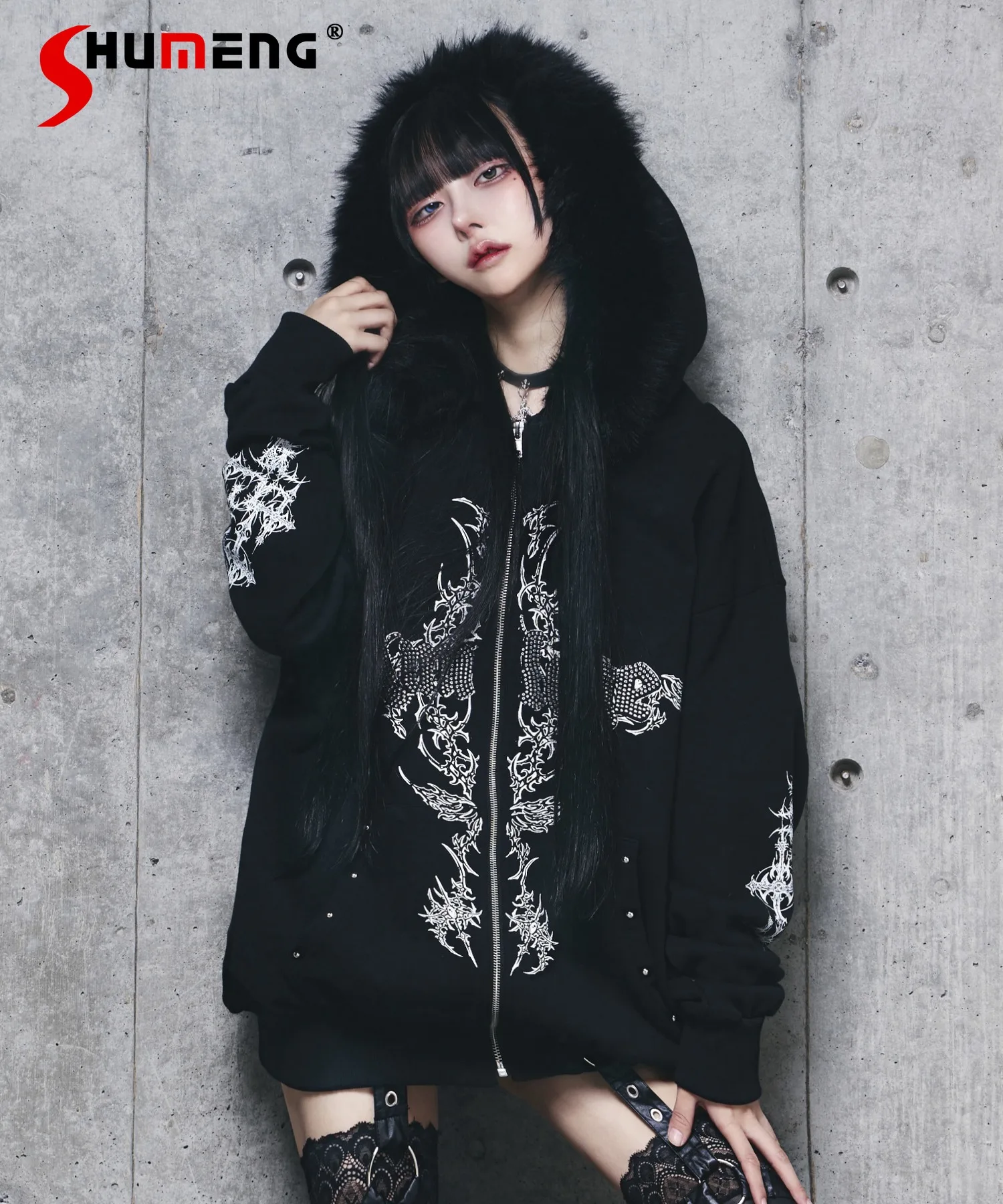 Японская субкультура, темная готика, милая крутая свободная толстовка, осень-зима, новая женская плюшевая куртка на молнии с капюшоном и принтом Y2K для девочек
Японская субкультура, темная готика, милая крутая свободная толстовка, осень-зима, новая женская плюшевая куртка на молнии с капюшоном и принтом Y2K для девочек