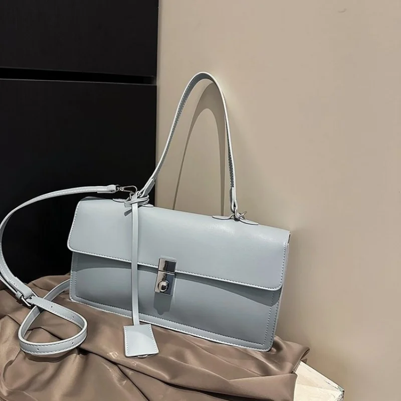 Women's Handbag Made Of Quality Leather Featuring Elegant Paris Lasting Commuter Look
Women's Handbag Made Of Quality Leather Featuring Elegant Paris Lasting Commuter Look