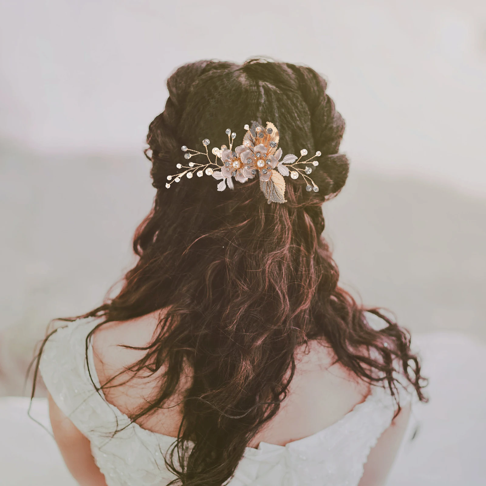 Golden Metal Leaf Hair Comb for Women Wedding Bridal Decorative Alloy Rhinestone Pearl Styling Accessory Bridesmaid Flower Girl
Golden Metal Leaf Hair Comb for Women Wedding Bridal Decorative Alloy Rhinestone Pearl Styling Accessory Bridesmaid Flower Girl