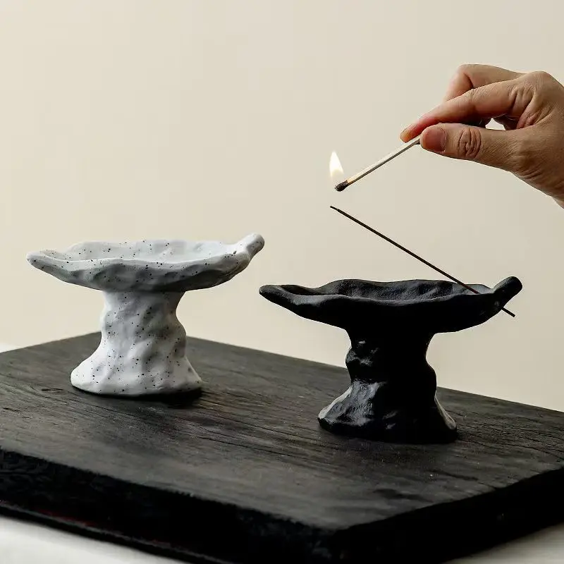 Wabi-sabi style aromatherapy ornaments, medieval incense holders and incense burners, Nordic simple home decoration ornaments
Wabi-sabi style aromatherapy ornaments, medieval incense holders and incense burners, Nordic simple home decoration ornaments