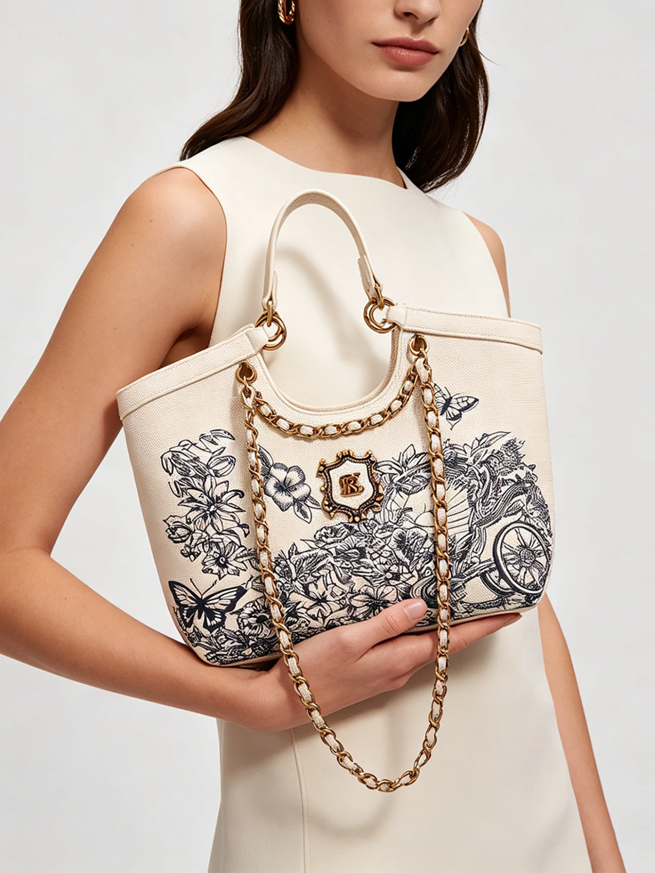 2026 new niche design fashion embroidery ladies handbag luxury sense chain bag large capacity commuter one-shoulder underarm bag
2026 new niche design fashion embroidery ladies handbag luxury sense chain bag large capacity commuter one-shoulder underarm bag