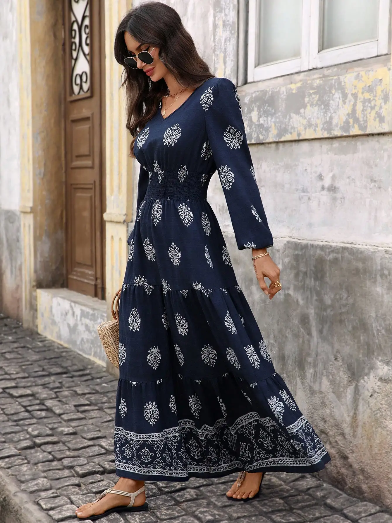 Women's Boho Floral Print Long Sleeve Tiered Maxi Dress Casual V-Neck A-Line Dress
Women's Boho Floral Print Long Sleeve Tiered Maxi Dress Casual V-Neck A-Line Dress