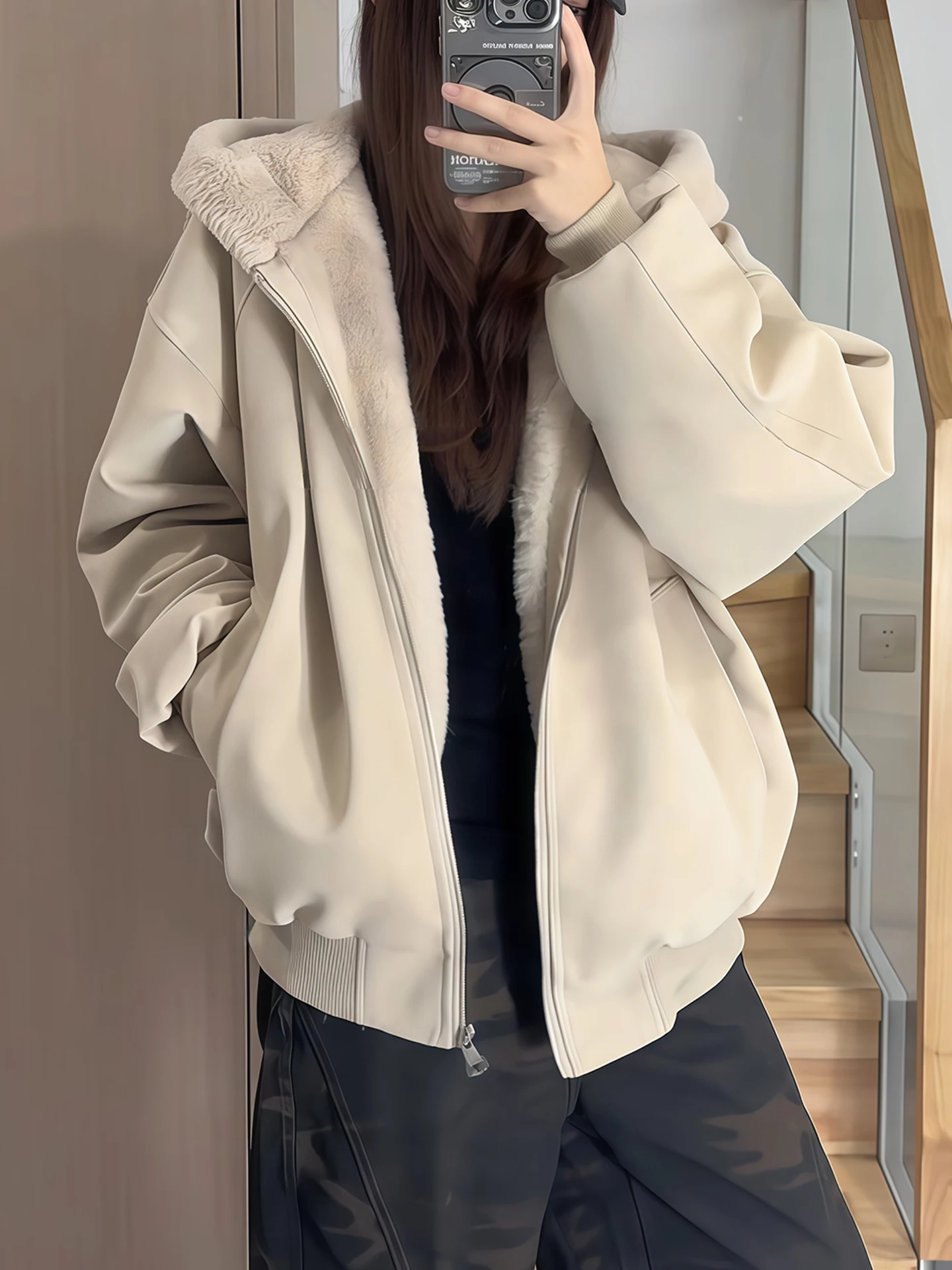 Мужская зимняя утепленная куртка Cleanfit из искусственной кожи с флисовой подкладкой и хлопковым утеплителем, с вышивкой Mountain Eagle, повседневная, с капюшоном
Мужская зимняя утепленная куртка Cleanfit из искусственной кожи с флисовой подкладкой и хлопковым утеплителем, с вышивкой Mountain Eagle, повседневная, с капюшоном