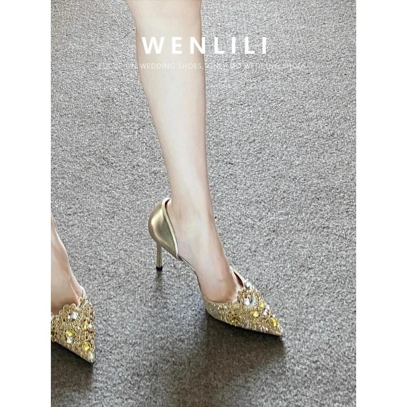 French daily wear heavy industry rhinestone wedding shoes women's new hollow wedding dress bride stiletto crystal high heels
French daily wear heavy industry rhinestone wedding shoes women's new hollow wedding dress bride stiletto crystal high heels
