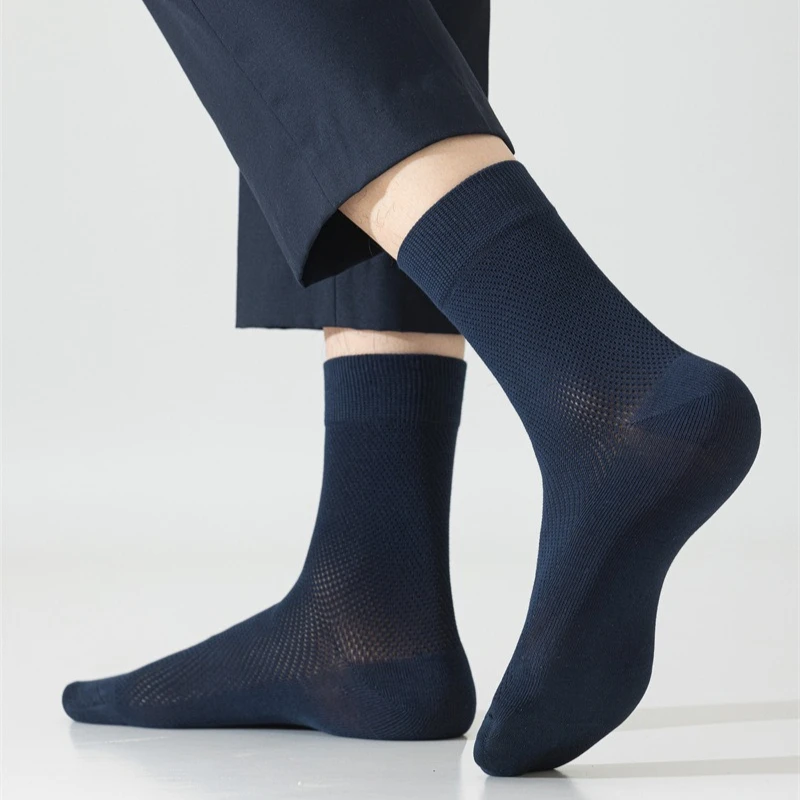 Однотонные деловые носки, мужские летние полые дышащие хлопковые носки до середины икры, повседневные черные, белые, серые носки средней длины, носки 
Однотонные деловые носки, мужские летние полые дышащие хлопковые носки до середины икры, повседневные черные, белые, серые носки средней длины, носки