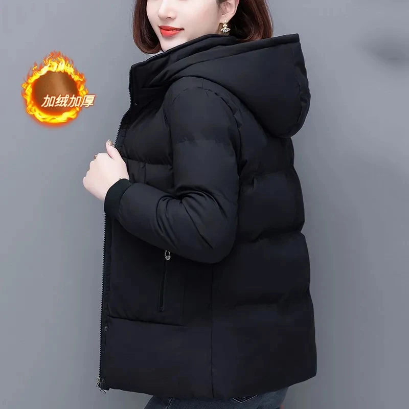 Winter 2025 New Down Jacket Women Parkas Fashion New Inner fleece-lined Warm Cotton Padded Coat Ladies Short Overcoat Hooded Top
Winter 2025 New Down Jacket Women Parkas Fashion New Inner fleece-lined Warm Cotton Padded Coat Ladies Short Overcoat Hooded Top