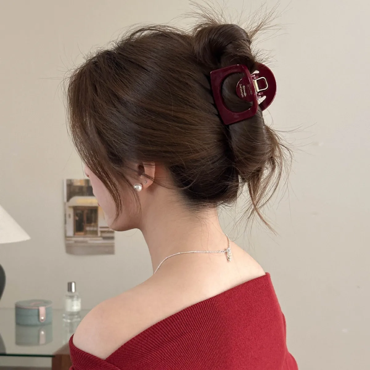 Flat Heart Hair Claw Clip High Grade Duckbill Style for Updo Daily Wear Korean Elegant
Flat Heart Hair Claw Clip High Grade Duckbill Style for Updo Daily Wear Korean Elegant