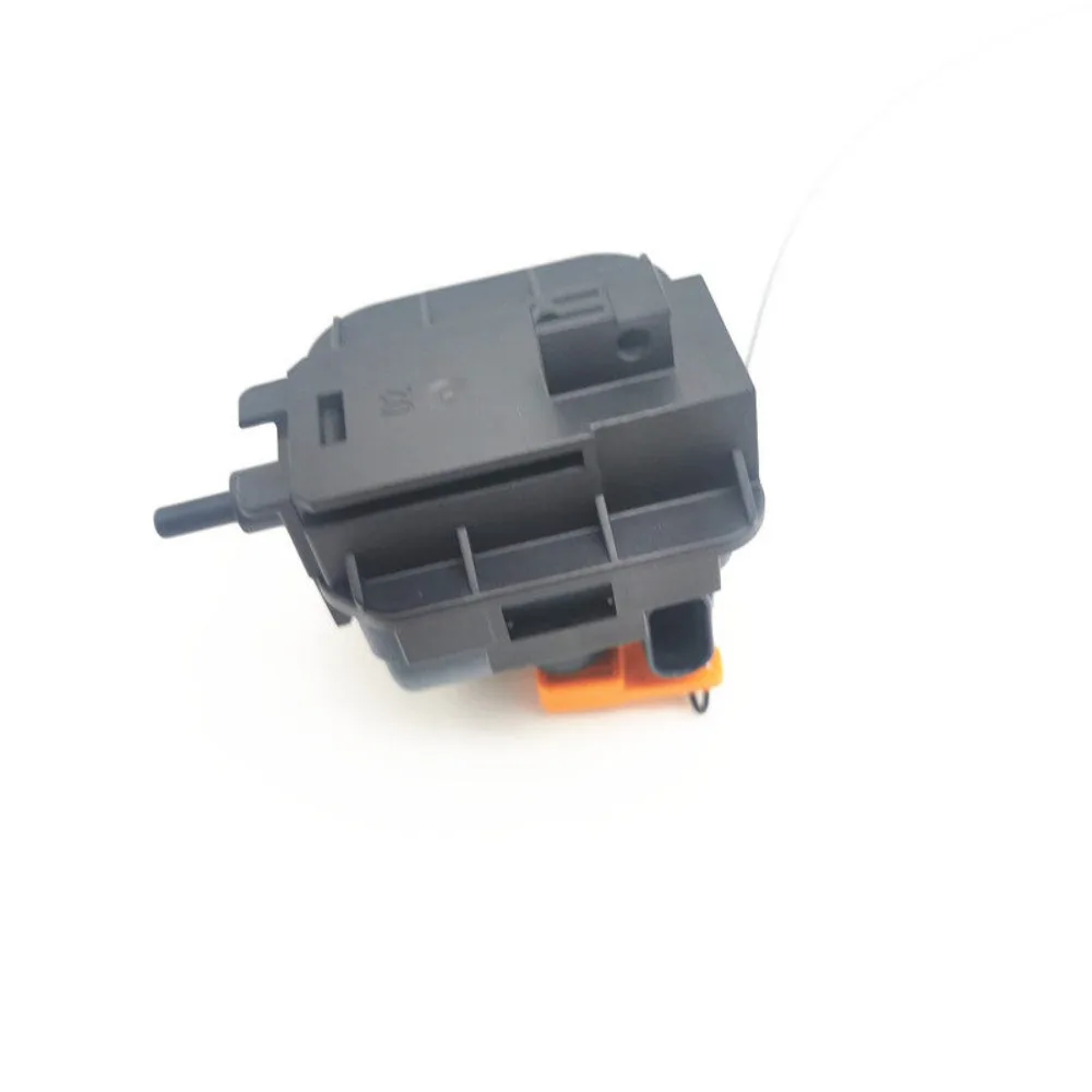 For BYD QinPro QinPLUS EV DMi Communication Electronic Lock Charging Lock 2105703SH 2105703SH
For BYD QinPro QinPLUS EV DMi Communication Electronic Lock Charging Lock 2105703SH 2105703SH