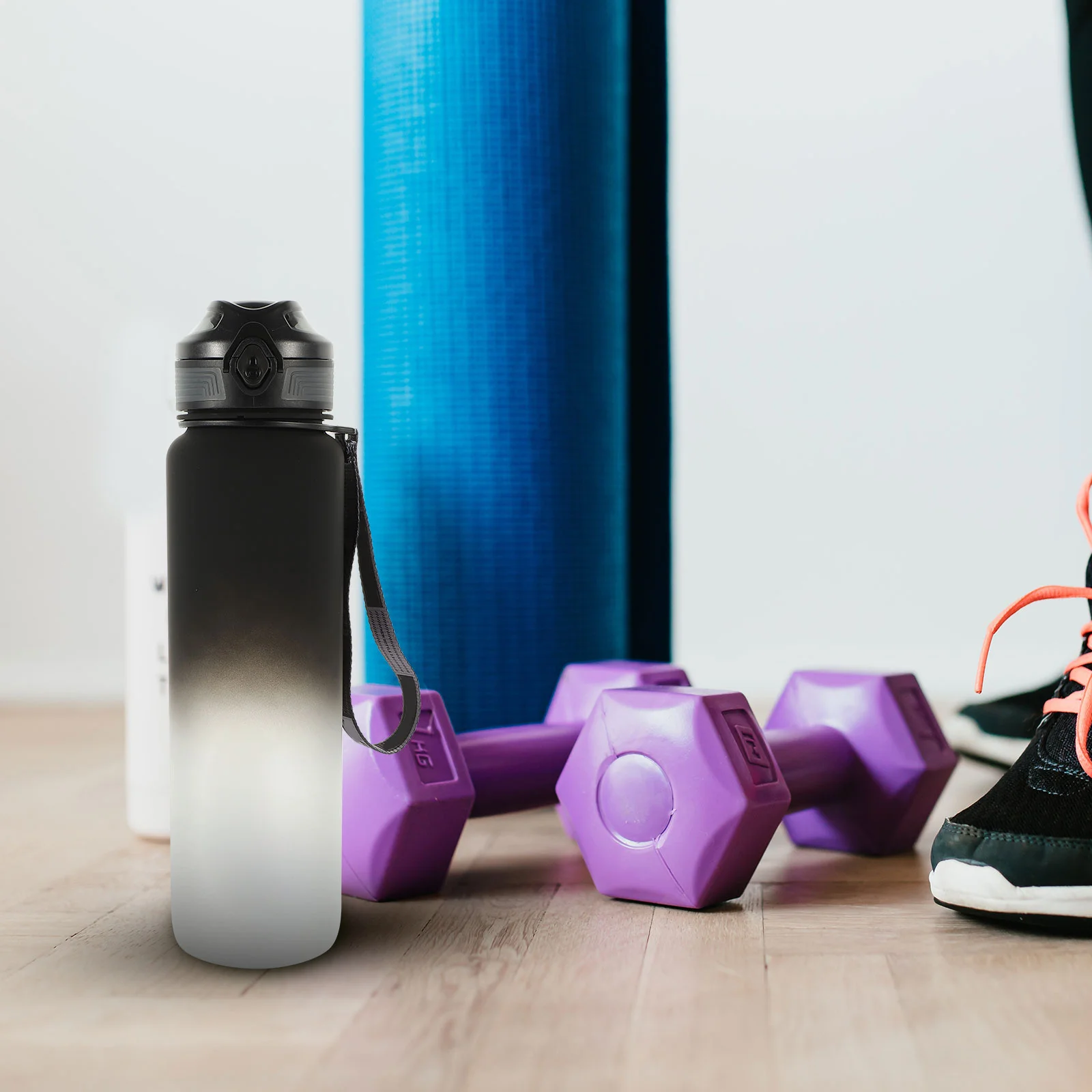 Leakproof Sports Water Bottle Large Capacity Portable Outdoor Water Jug with Non-Skid Cover Impact Resistant Fitness Bottle
Leakproof Sports Water Bottle Large Capacity Portable Outdoor Water Jug with Non-Skid Cover Impact Resistant Fitness Bottle