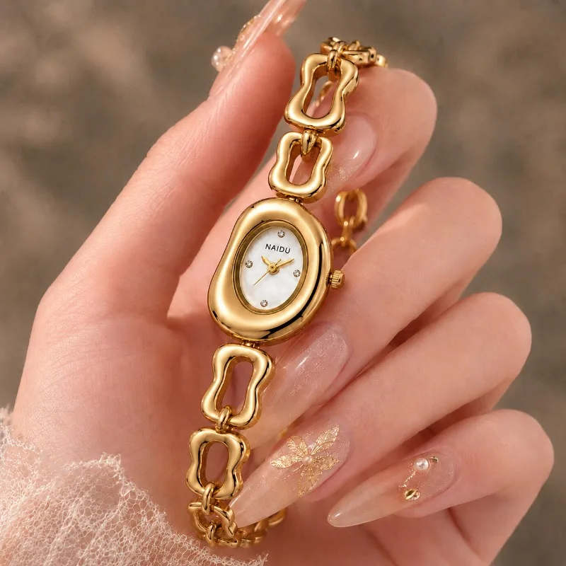High-end Women Bracelet Chain Watches Top Brand Gold Fashion Ladies Quartz Wristwatches Elegant Woman Watches Female Clock Gift
High-end Women Bracelet Chain Watches Top Brand Gold Fashion Ladies Quartz Wristwatches Elegant Woman Watches Female Clock Gift