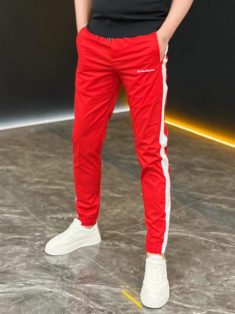 Мужские летние тонкие шелковые уличные спортивные брюки Qui Dry, облегающие повседневные брюки с полосатым узором, молодежные активные брюки
Мужские летние тонкие шелковые уличные спортивные брюки Qui Dry, облегающие повседневные брюки с полосатым узором, молодежные активные брюки