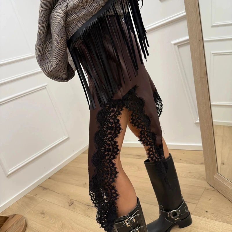 Женская элегантная атласная шелковая асимметричная юбка с треугольным подолом Y2k, шелковистая юбка-миди с ресницами и цветочной кружевной отделкой в стиле пэчворк, уличная одежда
Женская элегантная атласная шелковая асимметричная юбка с треугольным подолом Y2k, шелковистая юбка-миди с ресницами и цветочной кружевной отделкой в стиле пэчворк, уличная одежда