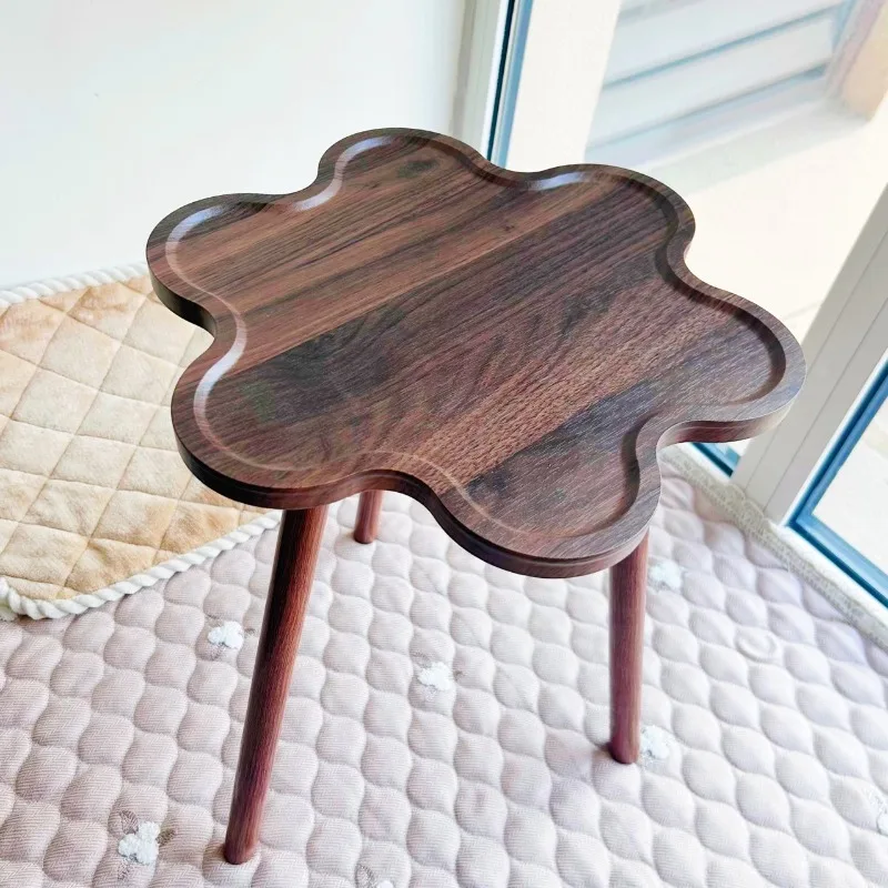 Practical coffee table small apartment living room plum blossom tea table study balcony bay window corner few household wood
Practical coffee table small apartment living room plum blossom tea table study balcony bay window corner few household wood