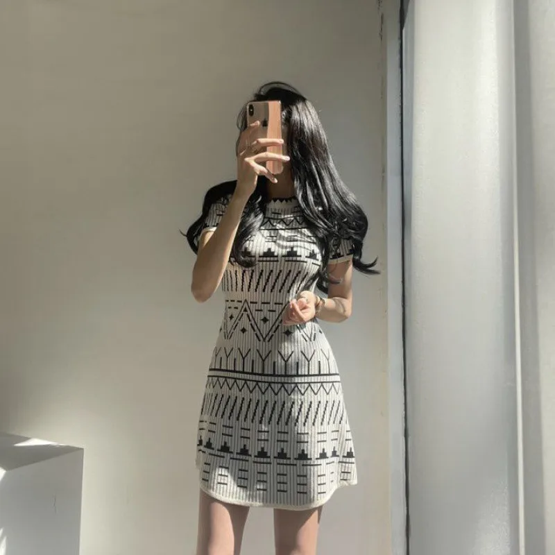 Summer Vintage Geometric Pattern round Neck Slimming A-Line Thin Knitted Dress Short Skirt Women's Fashion Street Style PVC M...
Summer Vintage Geometric Pattern round Neck Slimming A-Line Thin Knitted Dress Short Skirt Women's Fashion Street Style PVC M...