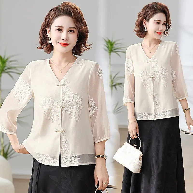 New Chinese Style Mommy Clothes Chiffon Shirt Seven Sleeve Button Elegant Middle-Aged And Elderly Women Summer New Belly Cove...
New Chinese Style Mommy Clothes Chiffon Shirt Seven Sleeve Button Elegant Middle-Aged And Elderly Women Summer New Belly Cove...