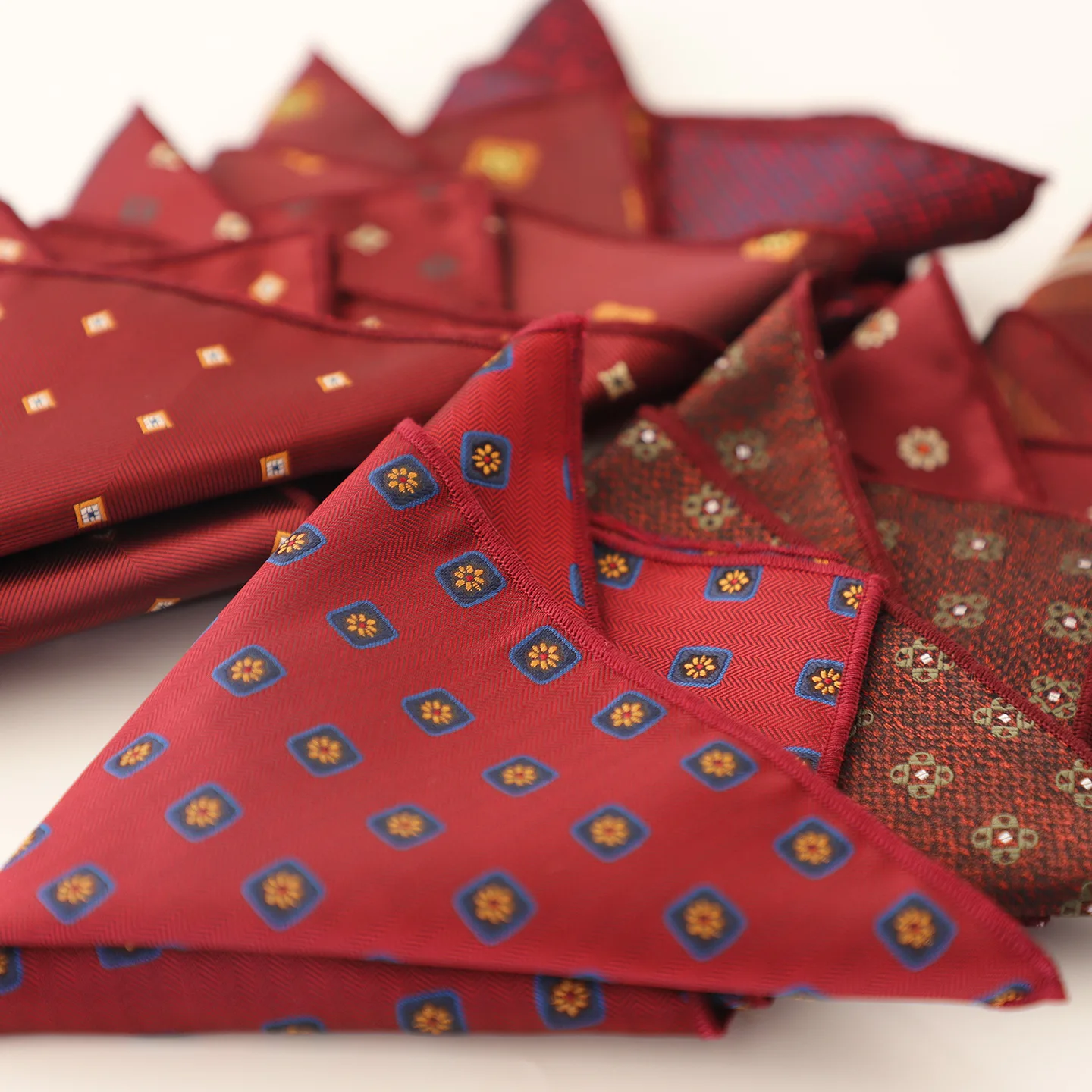 23cm Red Color Mens Pocket Square Formal Business Striped Dots Handkerchief Adult Groom Wedding Accessories Elegant Floral Hanky
23cm Red Color Mens Pocket Square Formal Business Striped Dots Handkerchief Adult Groom Wedding Accessories Elegant Floral Hanky