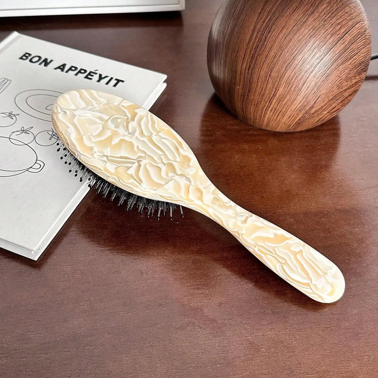 Versatile Acetic Acid Hair Comb Air Bag Comb Massage Air Cushion Comb Hair Cleaning Hair Comb Anti-Static Makeup Comb
Versatile Acetic Acid Hair Comb Air Bag Comb Massage Air Cushion Comb Hair Cleaning Hair Comb Anti-Static Makeup Comb