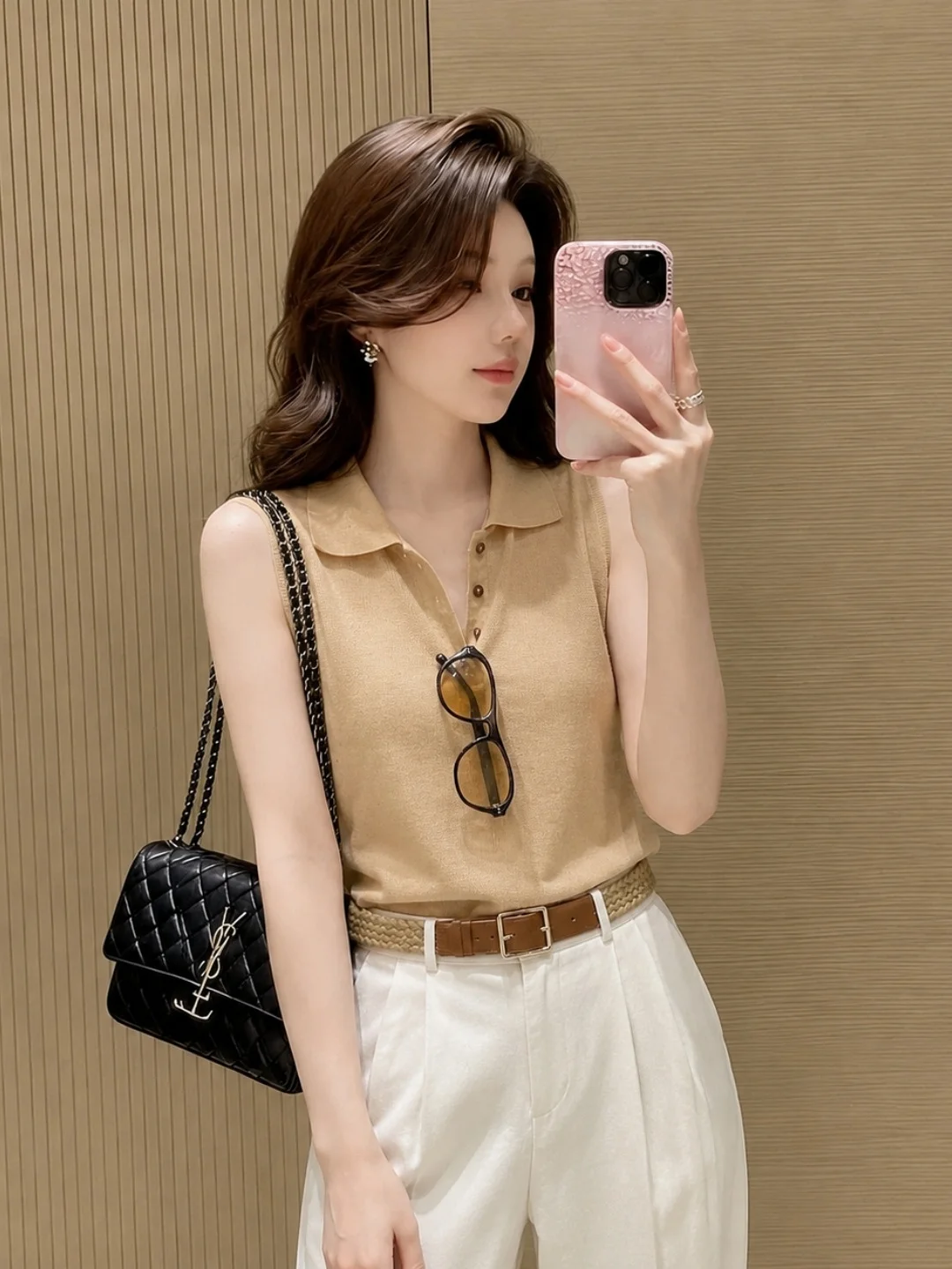 Elegant Neck Ice Silk Knitted Vest Commute Style Sleeveless Summer Top for Women Straight Cut Korean Version Knitwear
Elegant Neck Ice Silk Knitted Vest Commute Style Sleeveless Summer Top for Women Straight Cut Korean Version Knitwear